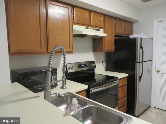 $1,895 | 6022 A Curtier Drive, Unit 6022A, Alexandria, VA 22310