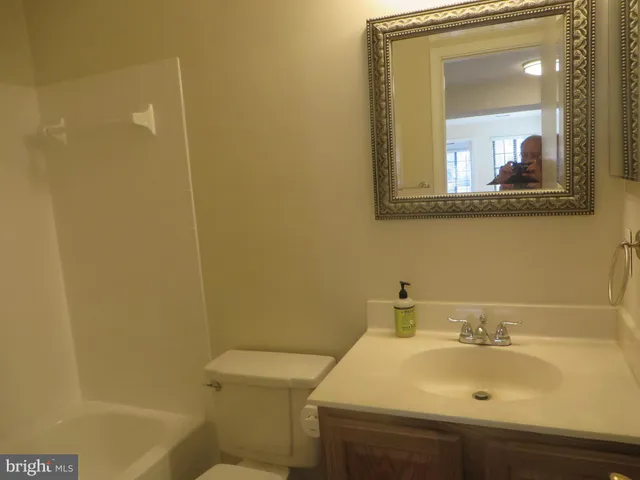 $1,895 | 6022 A Curtier Drive, Unit 6022A, Alexandria, VA 22310