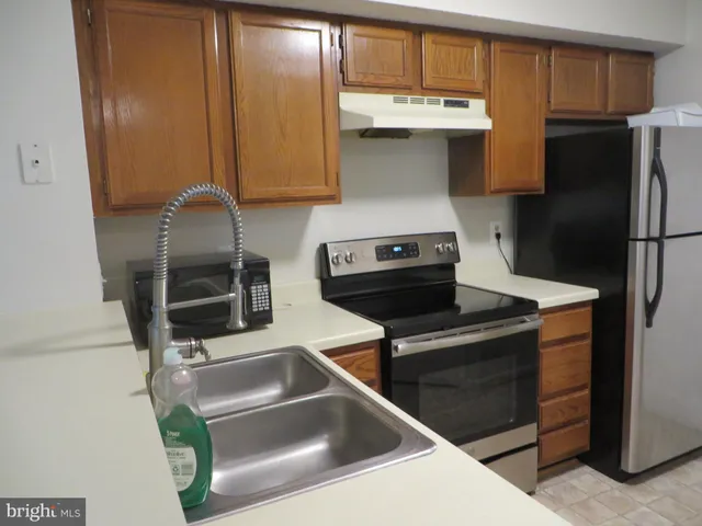 $1,895 | 6022 A Curtier Drive, Unit 6022A, Alexandria, VA 22310