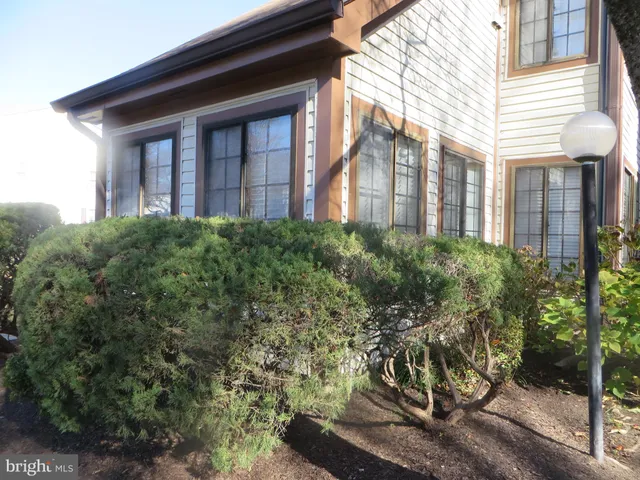 $1,895 | 6022 A Curtier Drive, Unit 6022A, Alexandria, VA 22310