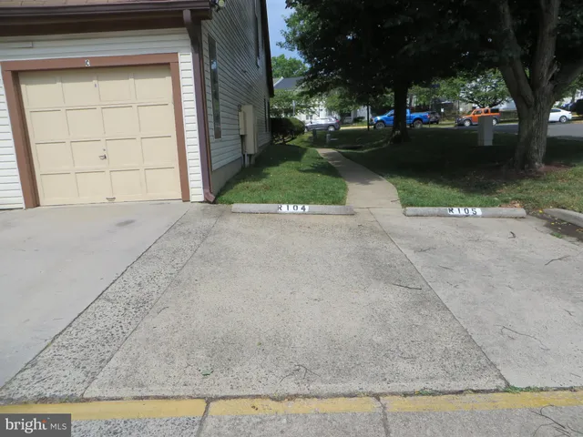 $1,895 | 6022 A Curtier Drive, Unit 6022A, Alexandria, VA 22310