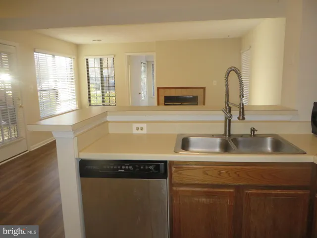 $1,895 | 6022 A Curtier Drive, Unit 6022A, Alexandria, VA 22310