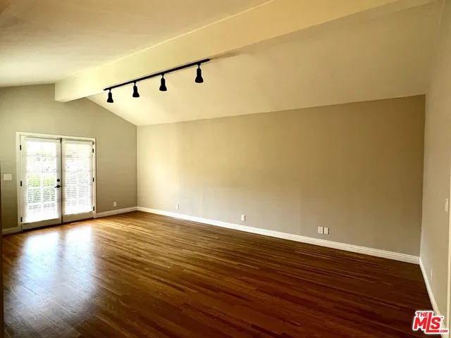 $9,500 | 401 North Kings Road, Los Angeles, CA 90048