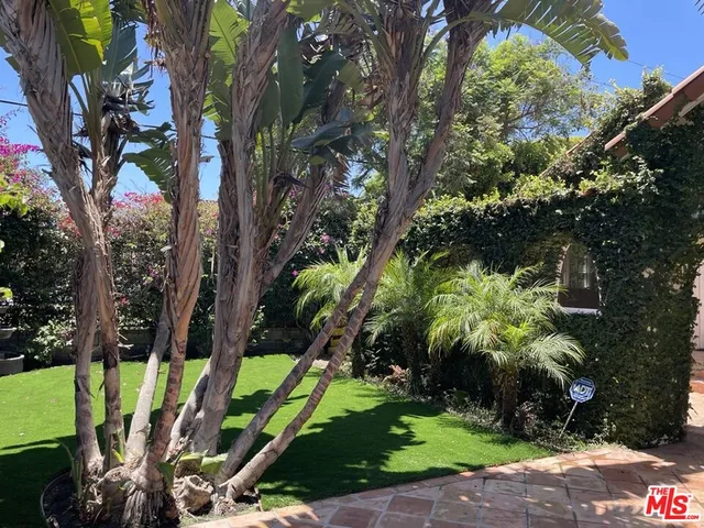 $9,500 | 401 North Kings Road, Los Angeles, CA 90048