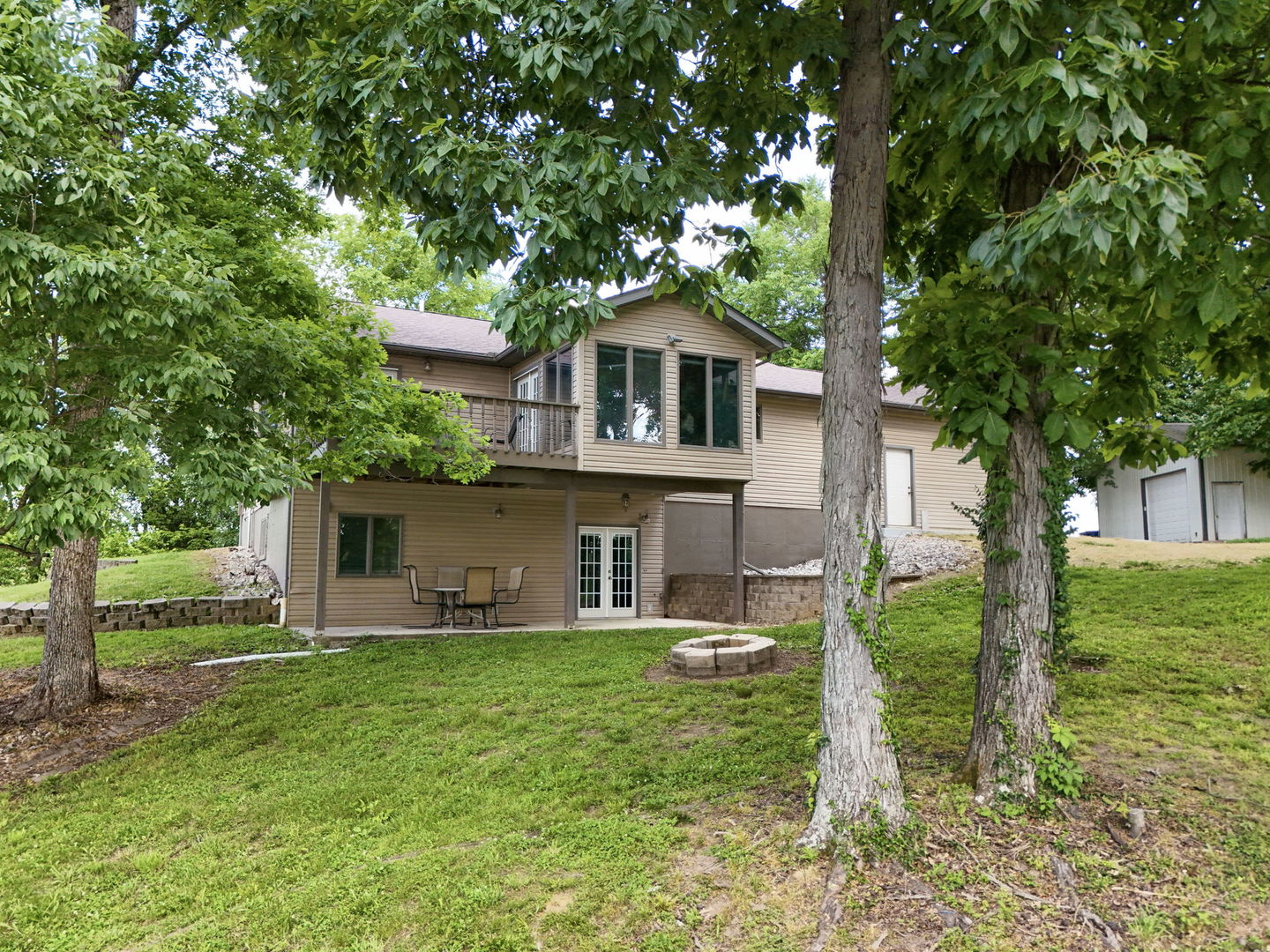 19485 Perry Road Pittsburg, IL 62974 - Photo 31 of 47