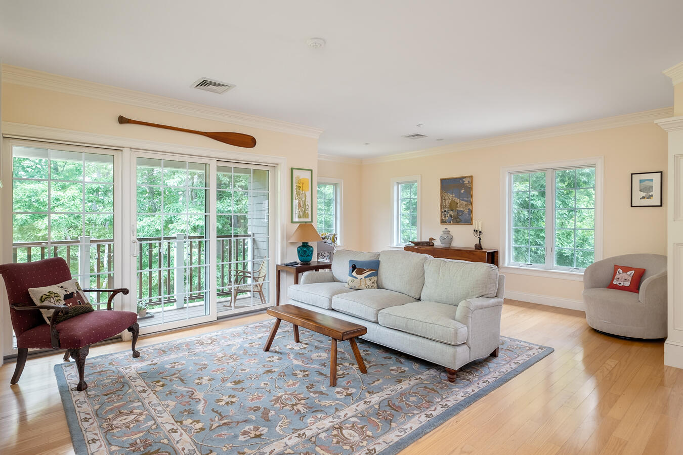 100 Shepard's Cove Road, Unit H207 Kittery, ME 03904 - Photo 10 of 41 Spacious living room