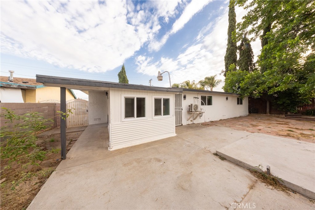 424 East 1st Street Rialto, CA 92376 - Photo 41 of 45