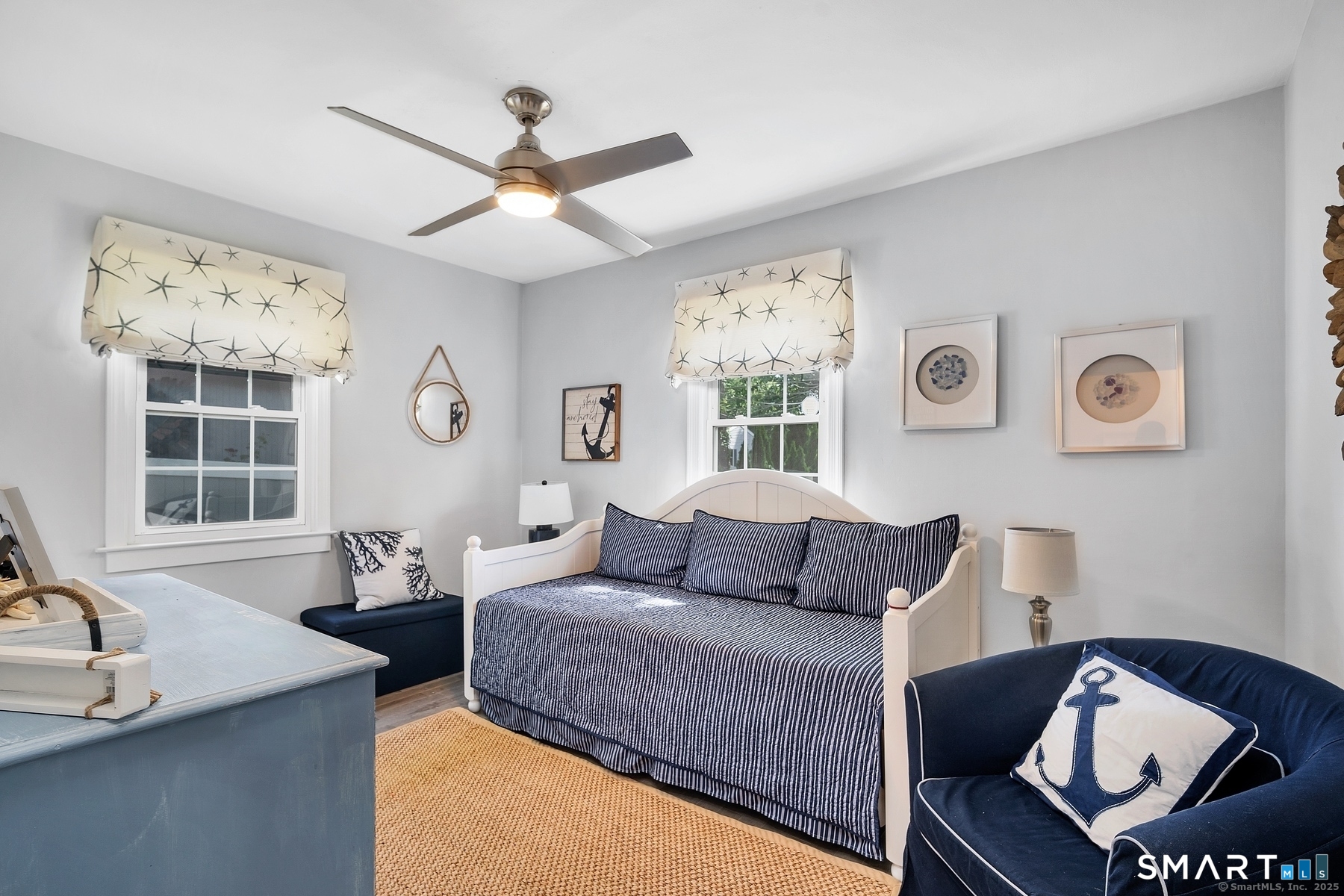 76 South Edgewood Road East Lyme, CT 06357 - Photo 6 of 18 a living room with furniture and window
