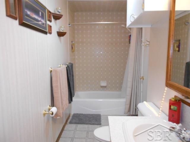 1185 East Stewart Road Midland, MI 48640 - Photo 10 of 17 31319229-9.JPG