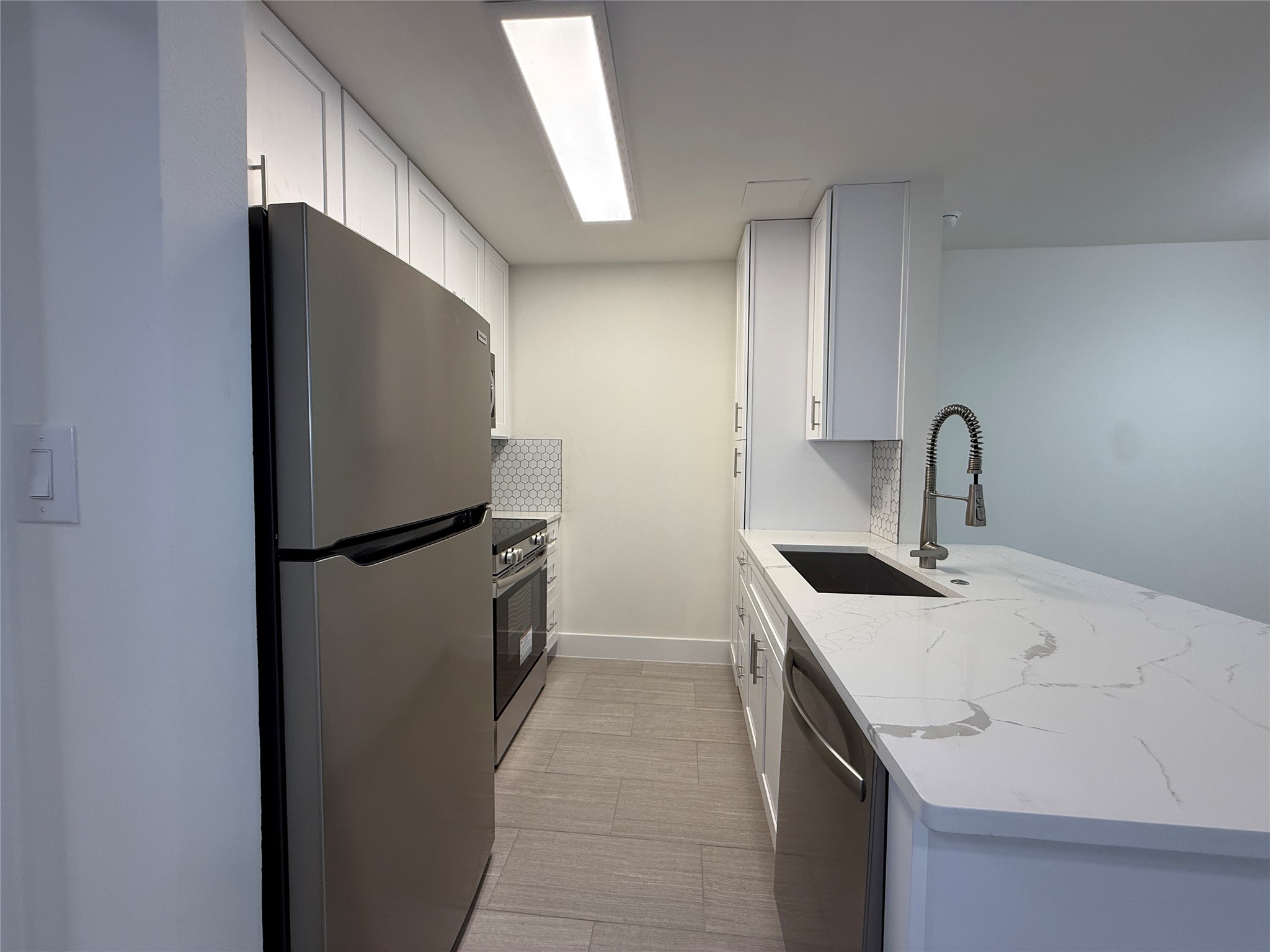 2201 Fountain View Drive, Unit 63 Houston, TX 77057 - Photo 11 of 28