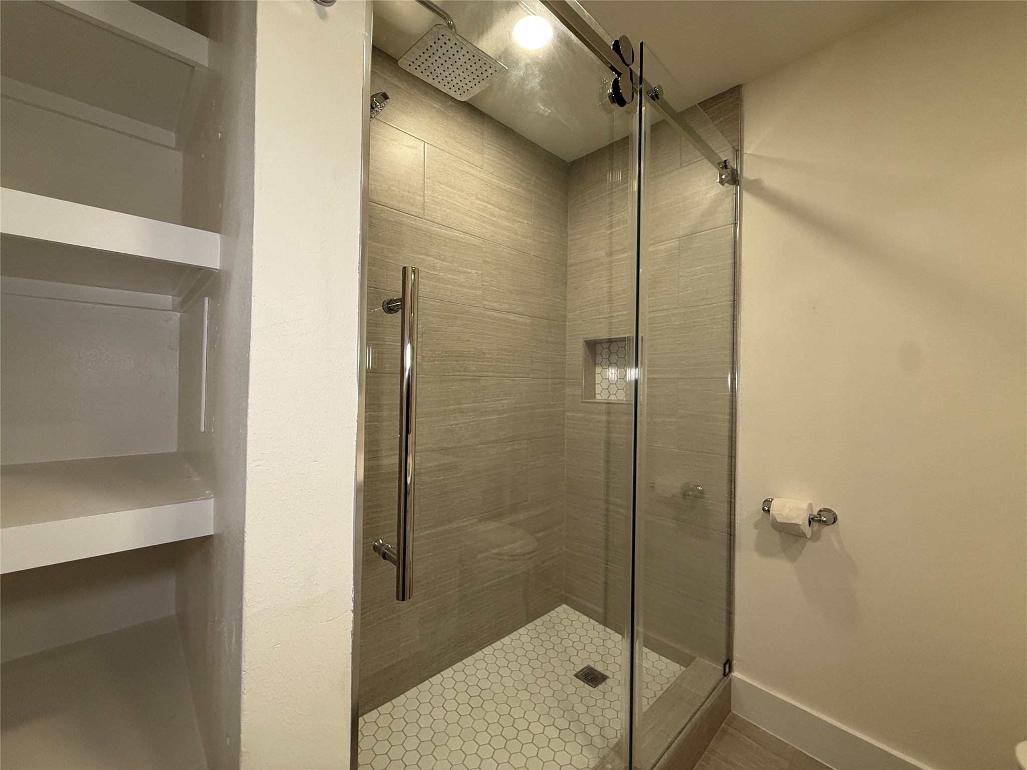 2201 Fountain View Drive, Unit 63 Houston, TX 77057 - Photo 26 of 28