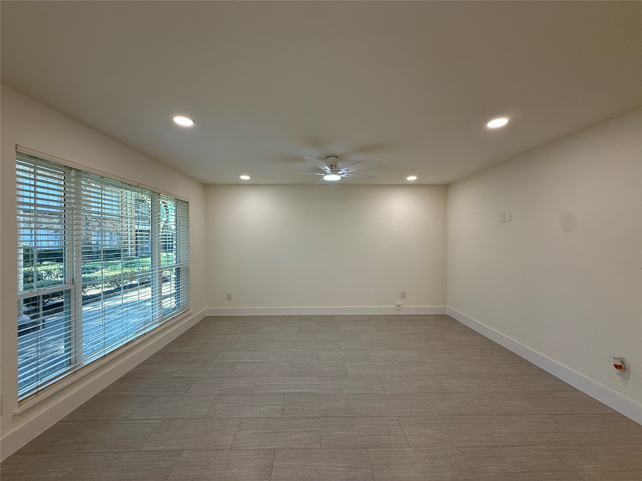 2201 Fountain View Drive, Unit 63 Houston, TX 77057 - Photo 8 of 28