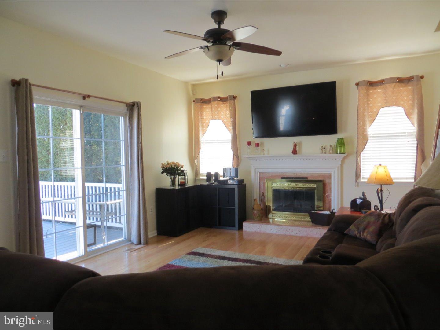 23 Knoll Road Coatesville, PA 19320 - Photo 2 of 25 Family Room