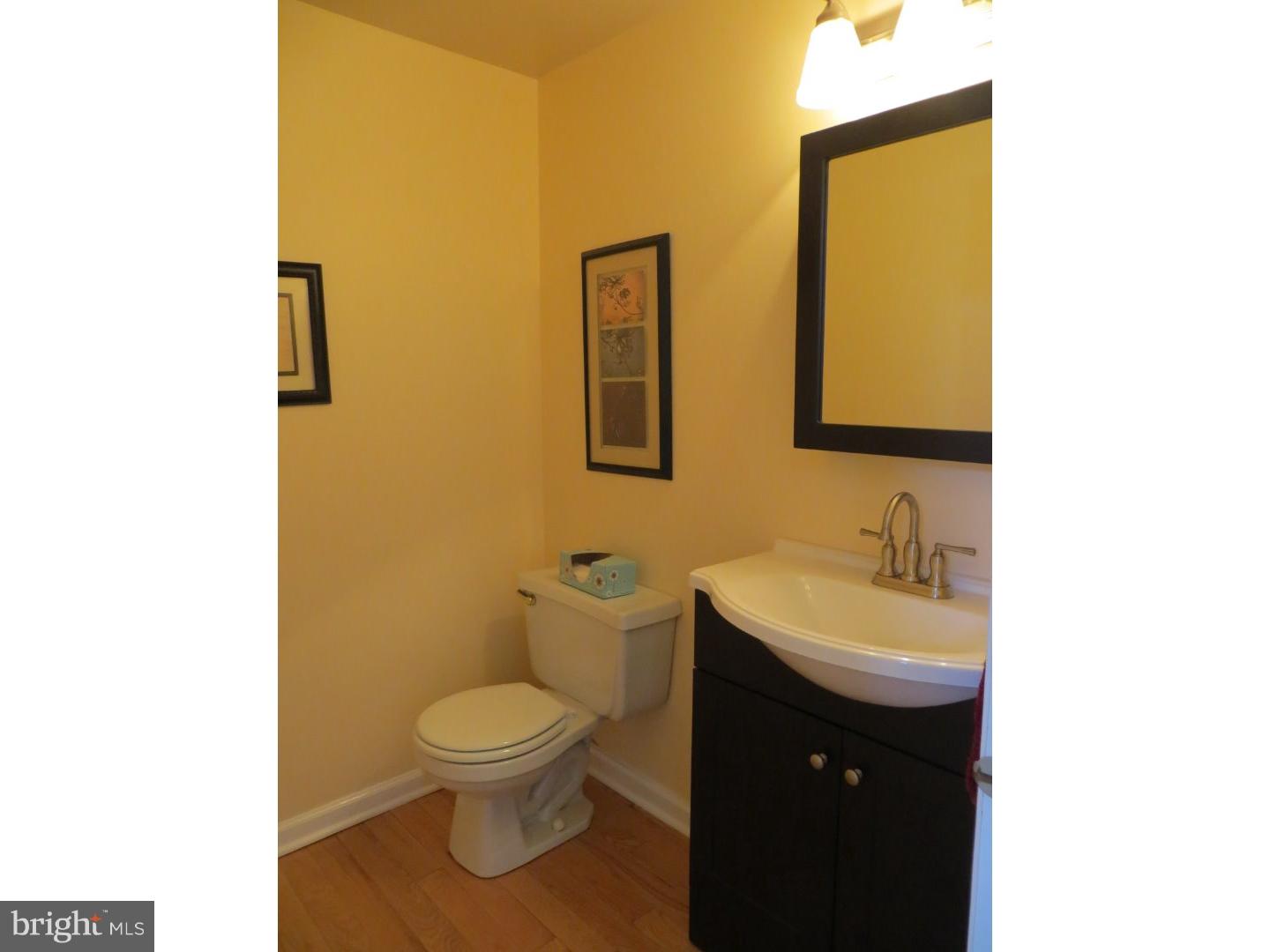 23 Knoll Road Coatesville, PA 19320 - Photo 6 of 25 Half Bath