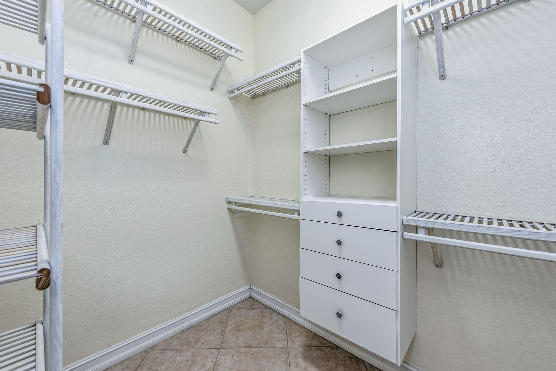 7754 Mulberry Lane Naples, FL 34114 - Photo 19 of 52 225079664ii