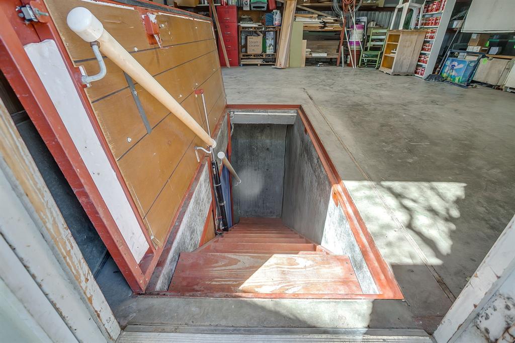 422 North 3rd Street Jacksboro, TX 76458 - Photo 3 of 40