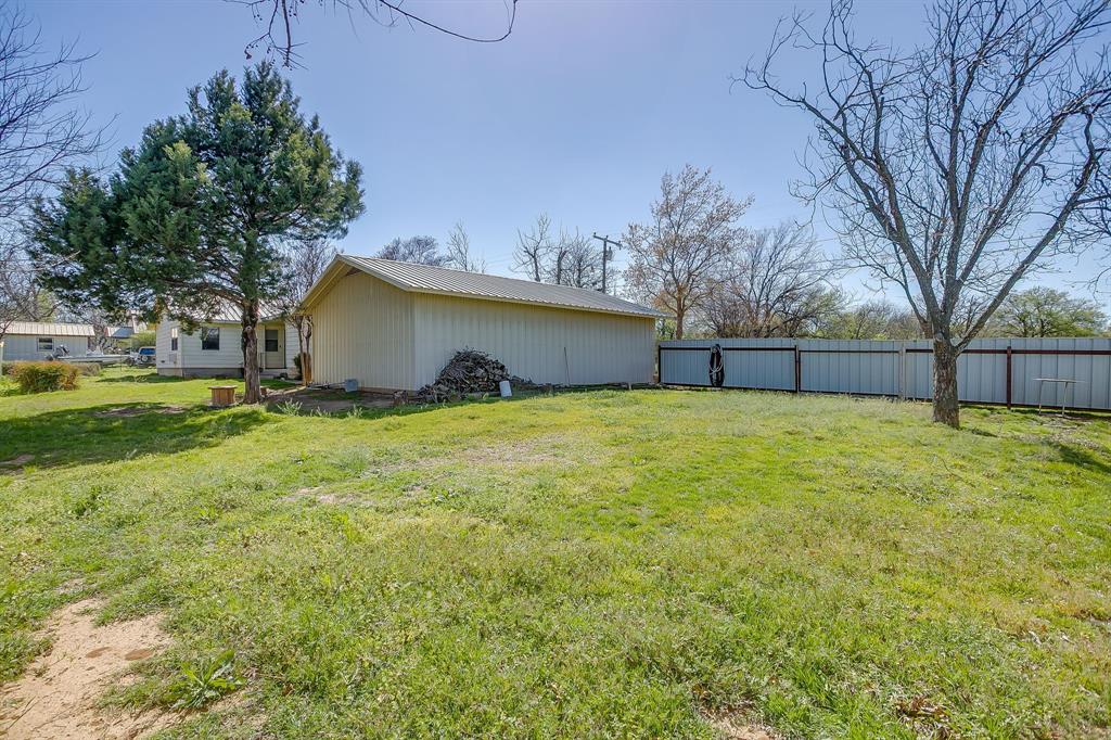 422 North 3rd Street Jacksboro, TX 76458 - Photo 38 of 40