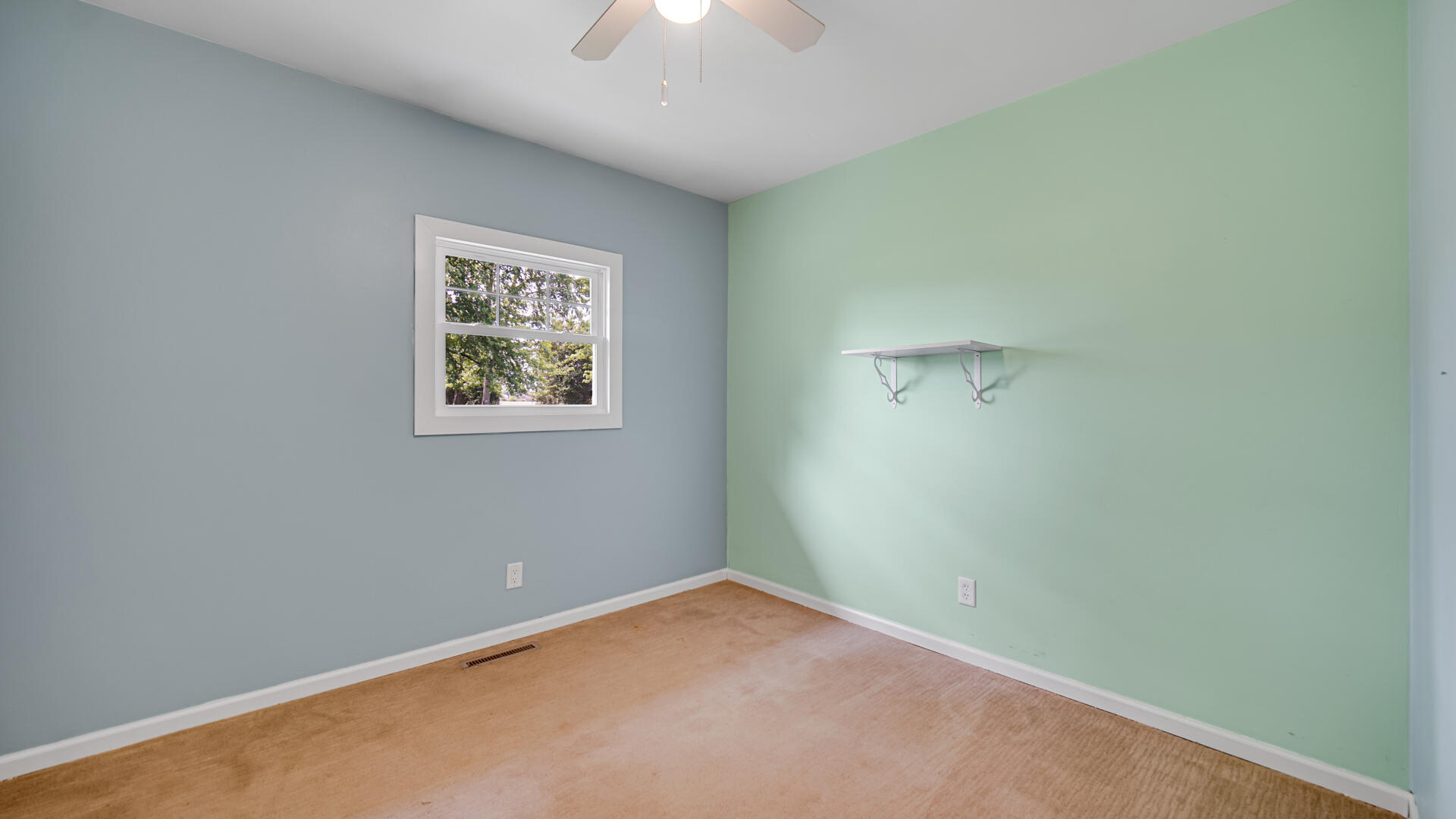 6717 State Rte 49 Rensselaer, IN 47978 - Photo 20 of 31 an empty room with a window