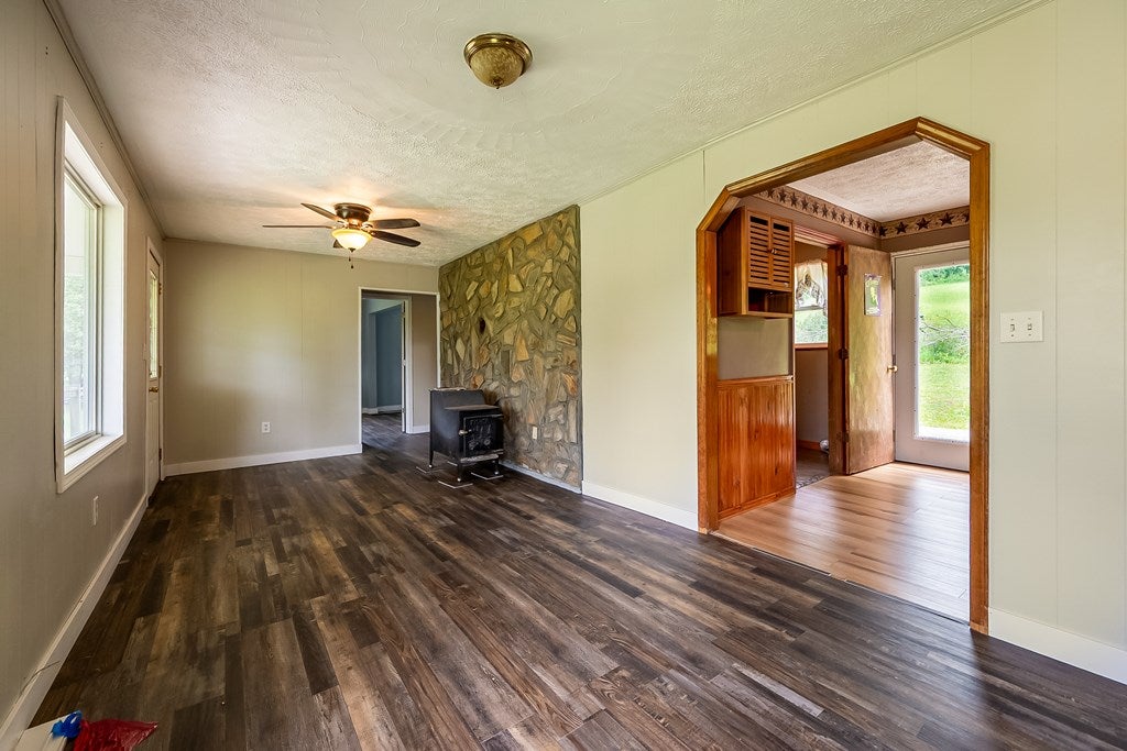 451 Payne Town Road Max Meadows, VA 24360 - Photo 11 of 50 Gallery Image 11
