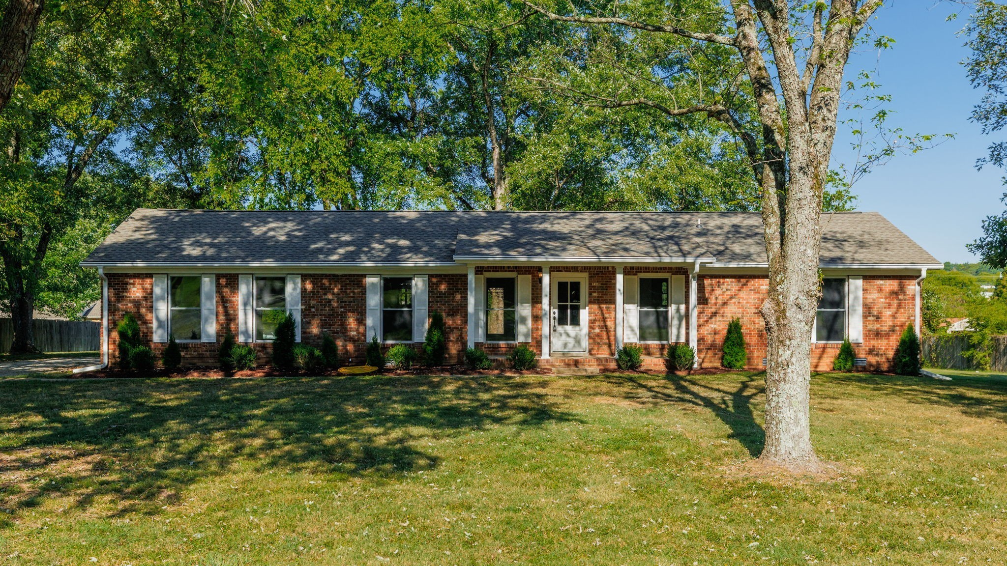 548 Hillside Lane Gallatin, TN 37066 - Photo 1 of 44
