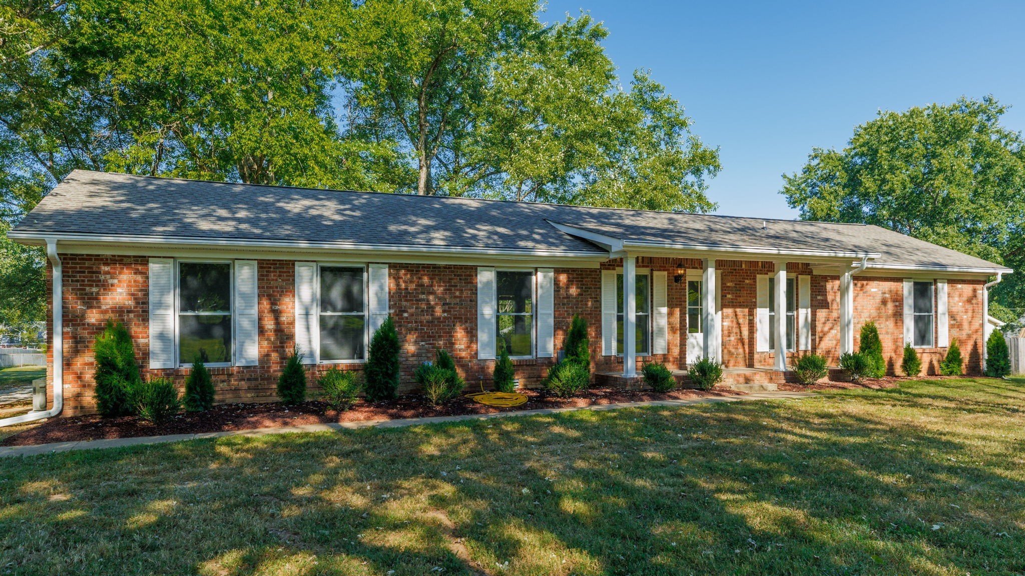 548 Hillside Lane Gallatin, TN 37066 - Photo 2 of 44