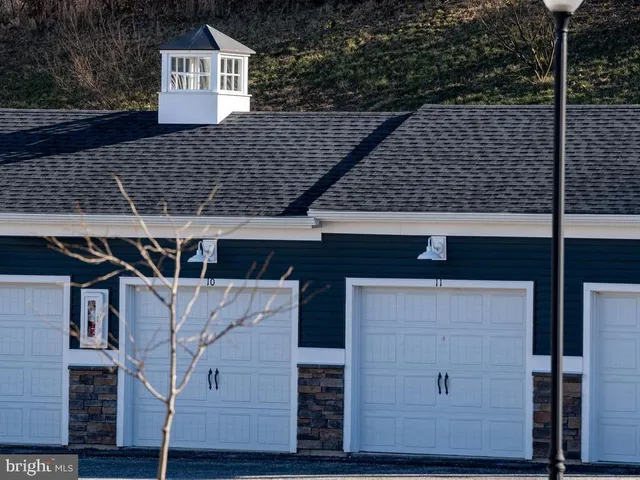 $1,829 | 4206 Rowen Court, York, PA 17403