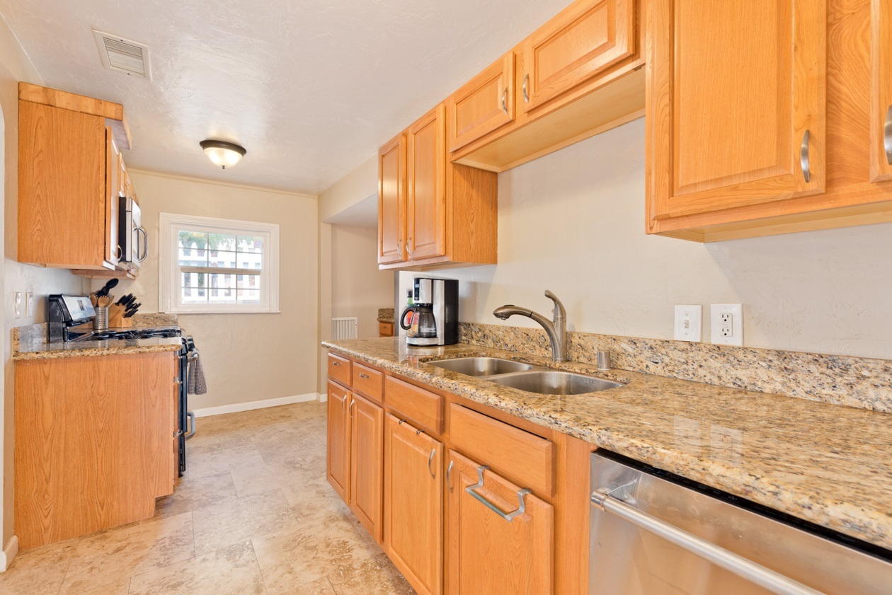 8431 Golden Ridge Road Lakeside, CA 92040 - Photo 8 of 24