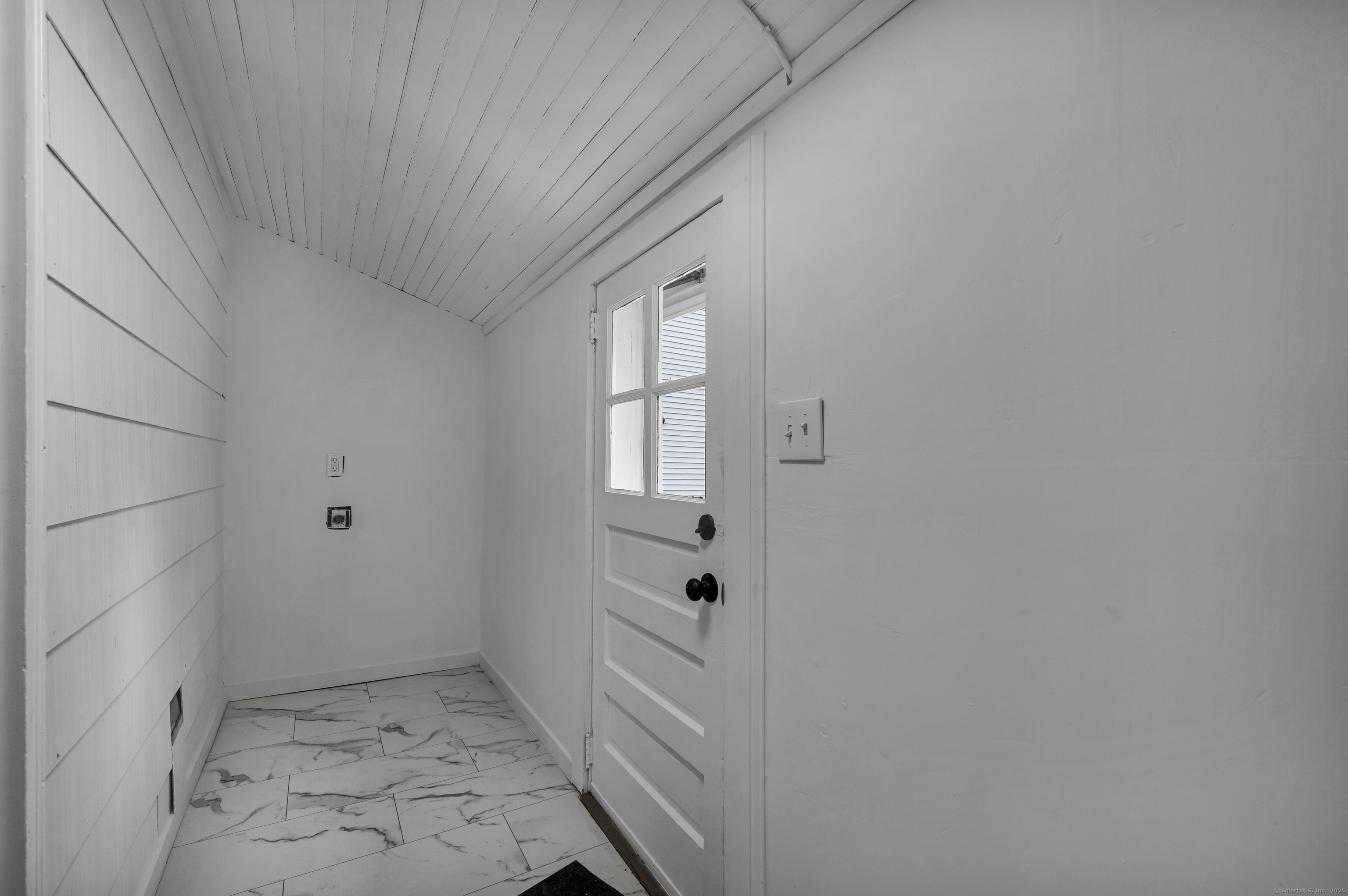 291 Main Street Cromwell, CT 06416 - Photo 25 of 38 a view of a bathroom