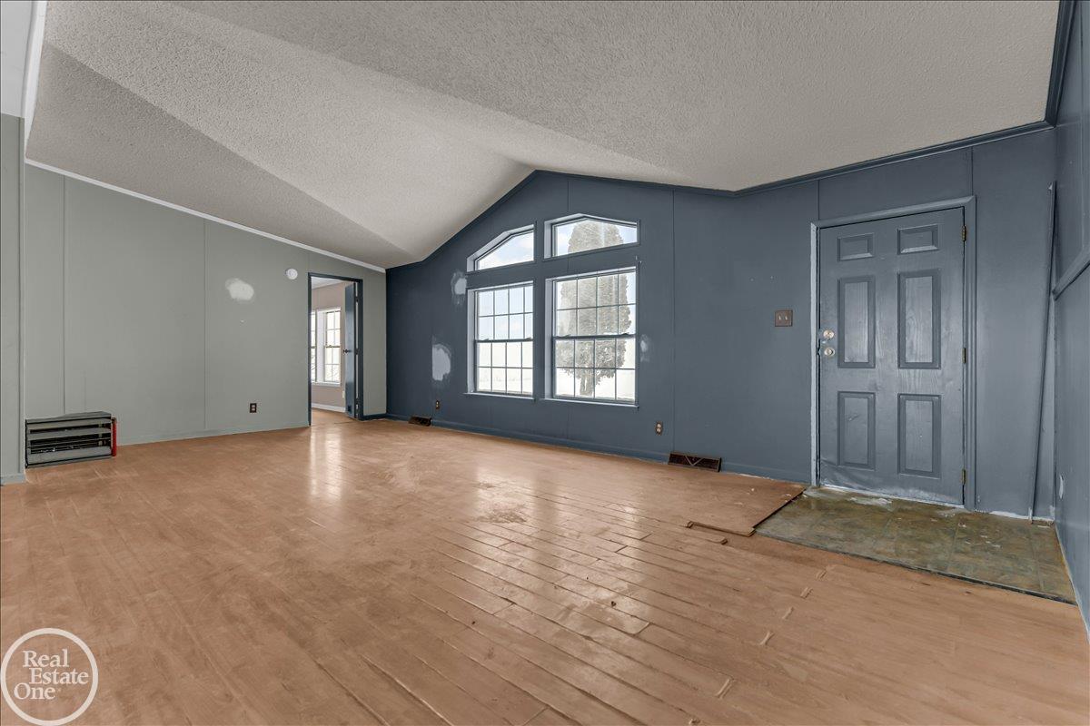 7677 Hewitt Road Avoca, MI 48006 - Photo 6 of 41 50198342-3ea85d58-fc66-407a-875d-bbd872919ec1.JPG