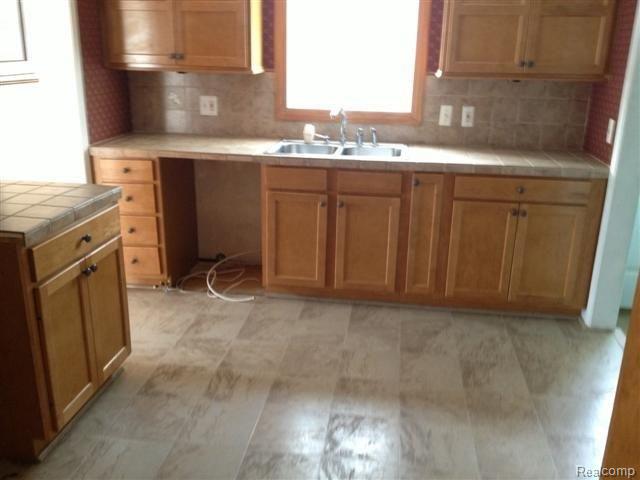 21203 Littlestone Road Harper Woods, MI 48225 - Photo 7 of 13 Photo Feb 07, 4 04 35 PM.jpg