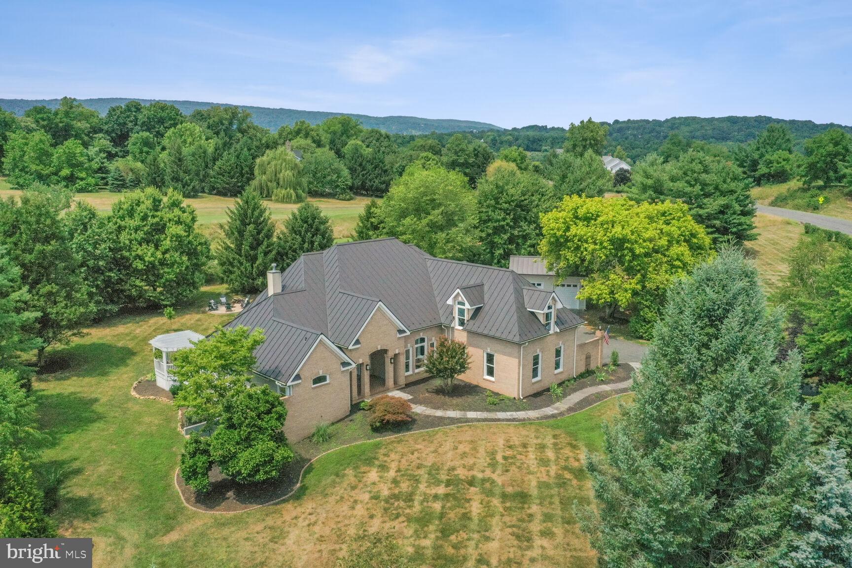 17811 Stoneleigh Drive Round Hill, VA 20141 - Photo 2 of 49