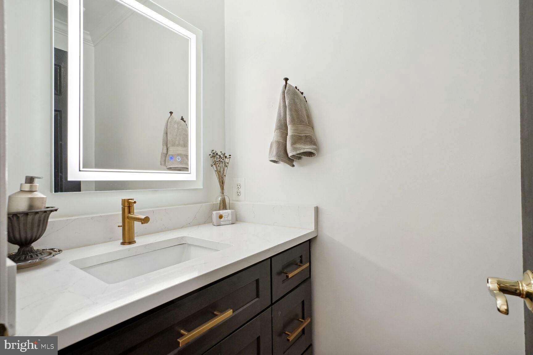 17811 Stoneleigh Drive Round Hill, VA 20141 - Photo 27 of 49