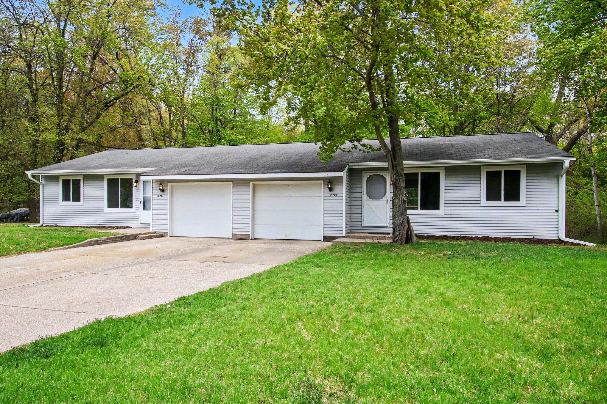 16229 Taft Road Spring Lake, MI 49456 - Photo 5 of 34 005_file_8932