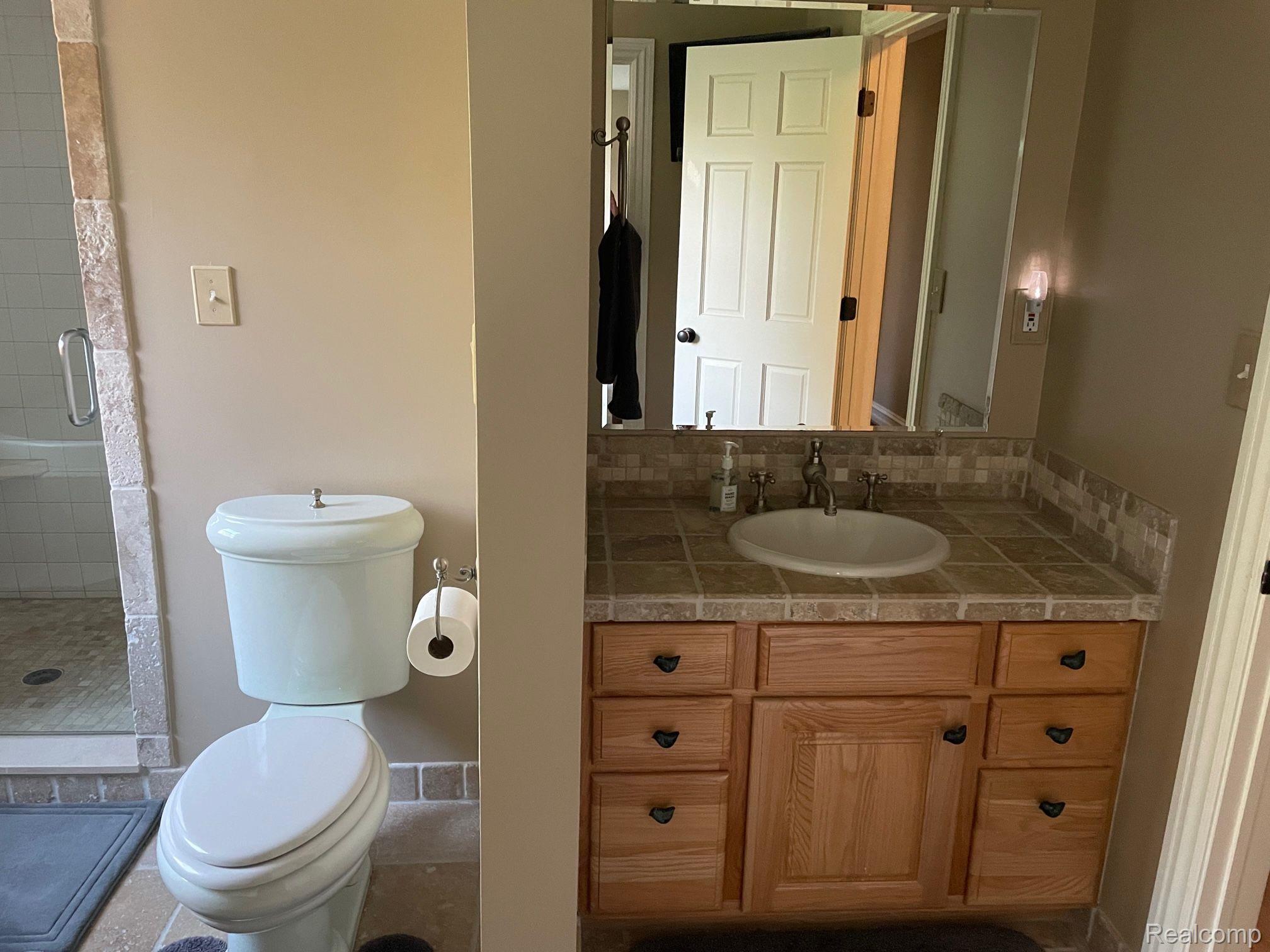 1880 Granger Road Oxford, MI 48371 - Photo 21 of 25 MASTER BATH