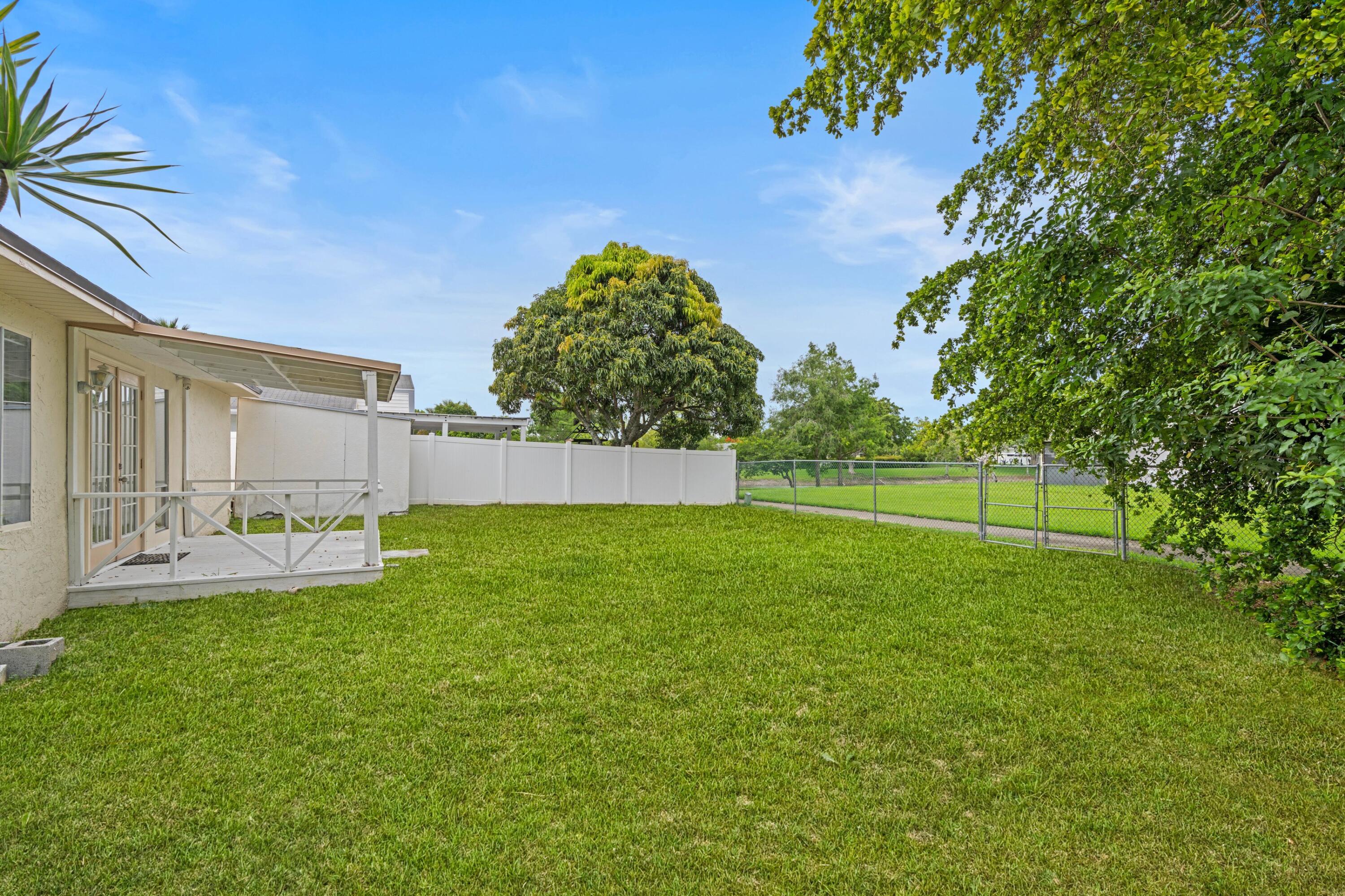 23444 Shetland Run Boca Raton, FL 33433 - Photo 16 of 39 Backyard