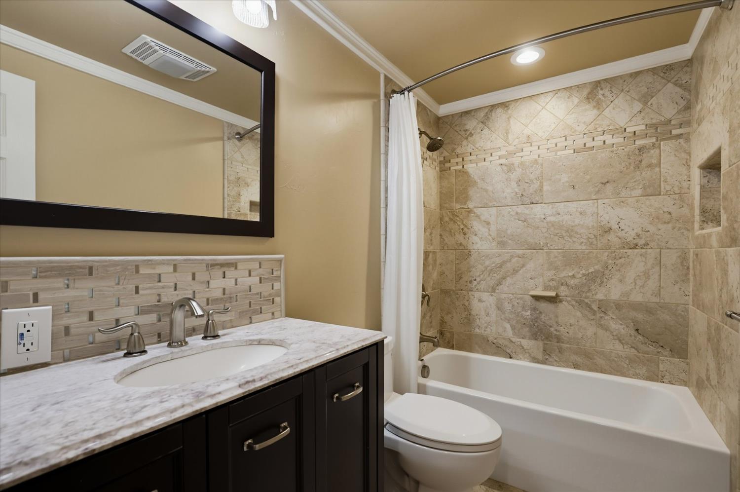 12816 Jones Bar Road Nevada City, CA 95959 - Photo 19 of 57 Bathroom 2