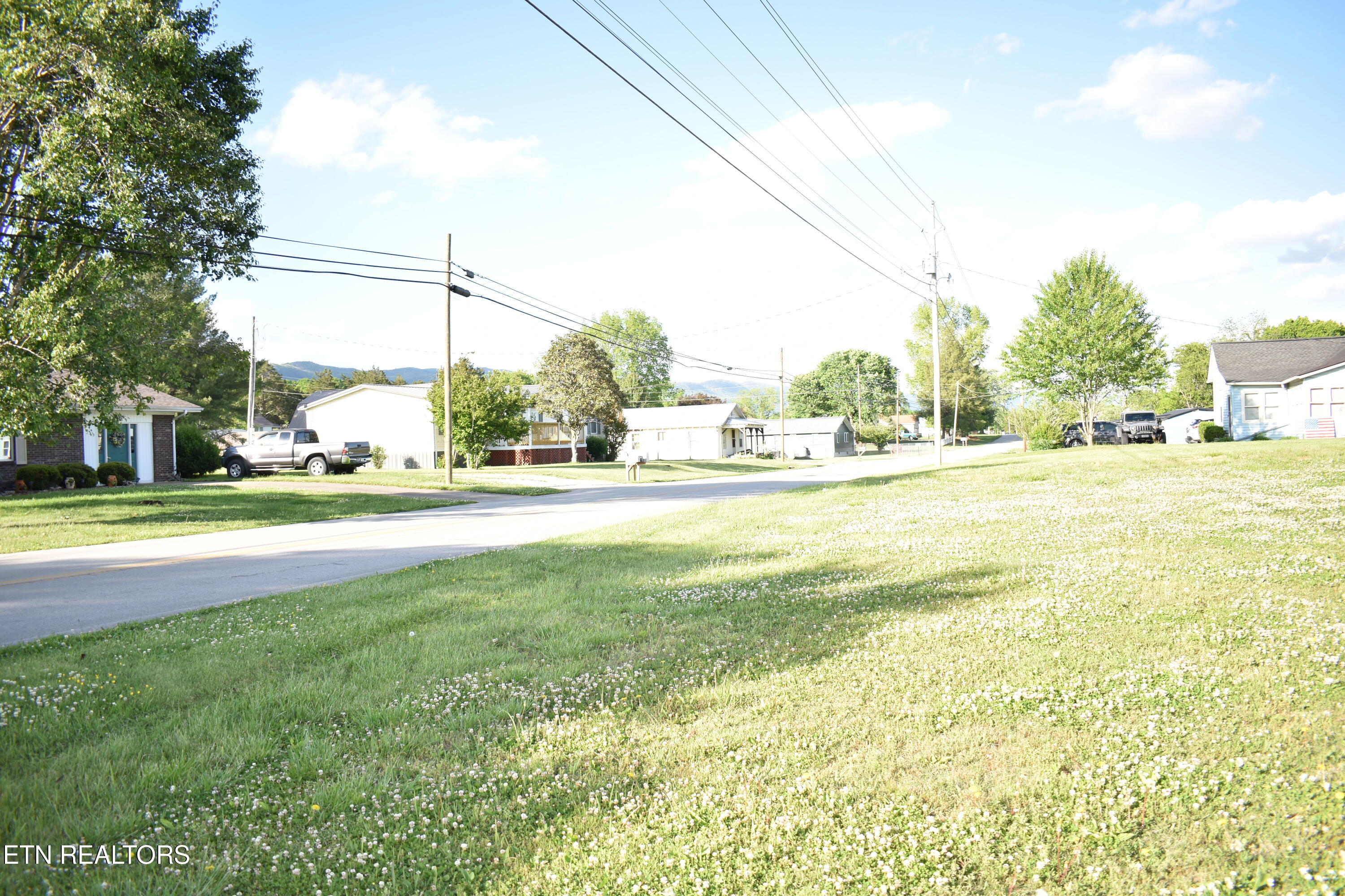 Bristol Road Harrogate, TN 37752 - Photo 5 of 10 5
