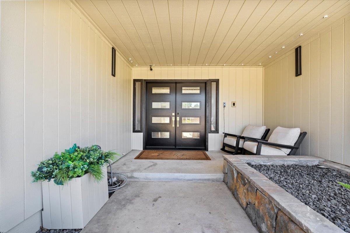 770 Mulholand Drive Ripon, CA 95366 - Photo 2 of 44