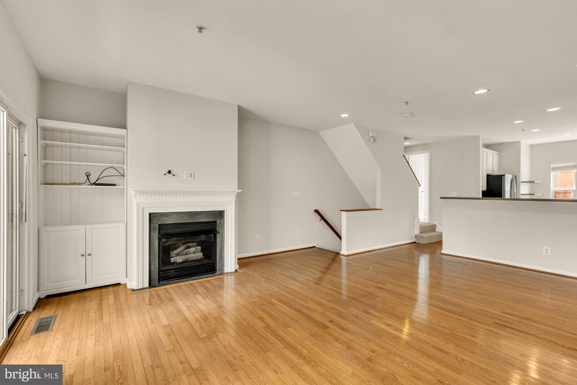 1227 V Street Northwest Washington, DC 20009 - Photo 8 of 38