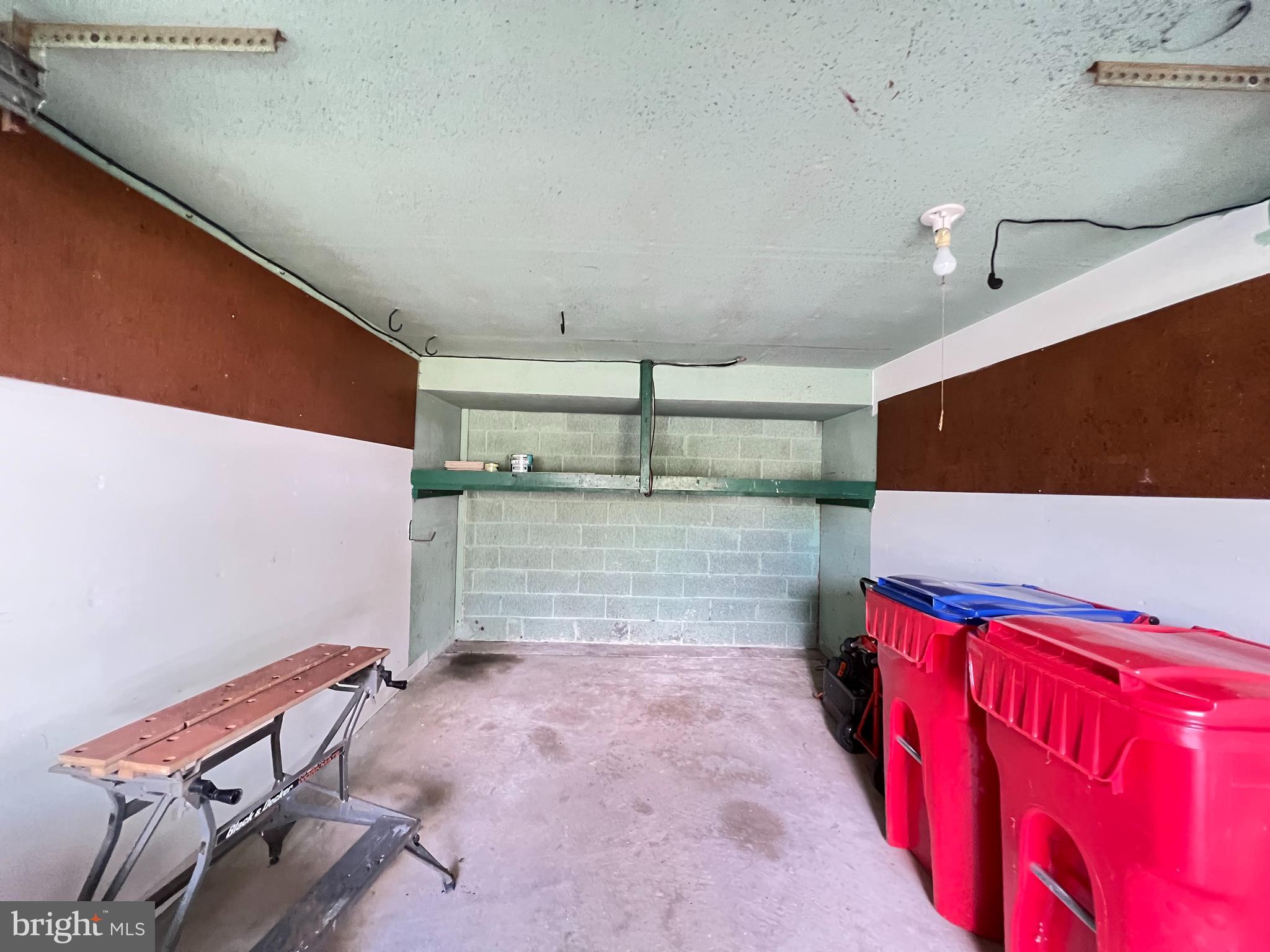 960 Mueller Road Warminster, PA 18974 - Photo 43 of 44 Garage