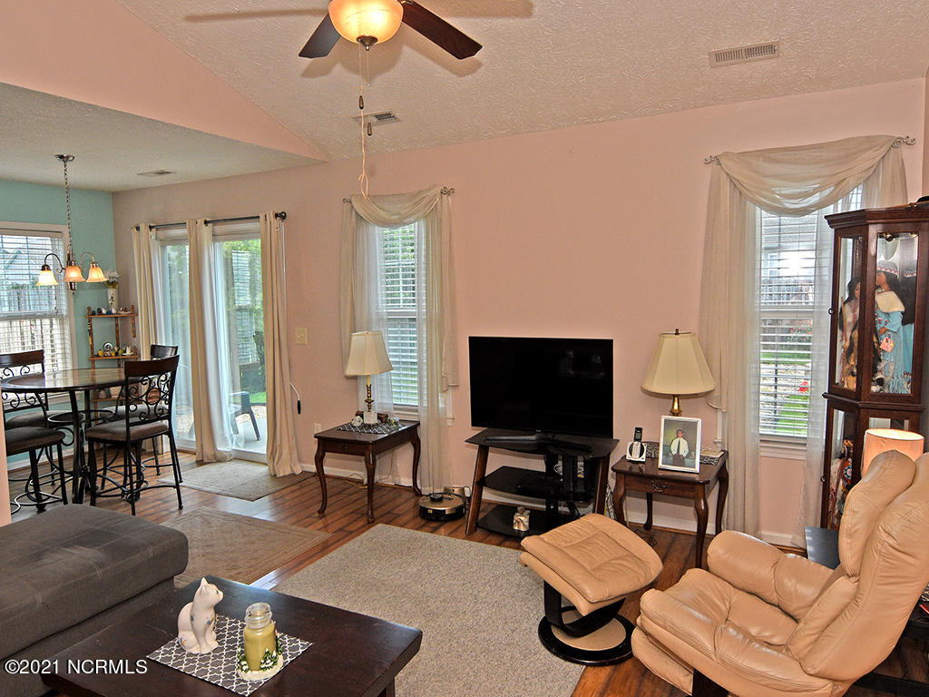247 Red Carnation Drive Holly Ridge, NC 28445 - Photo 6 of 18 Familly and Dining