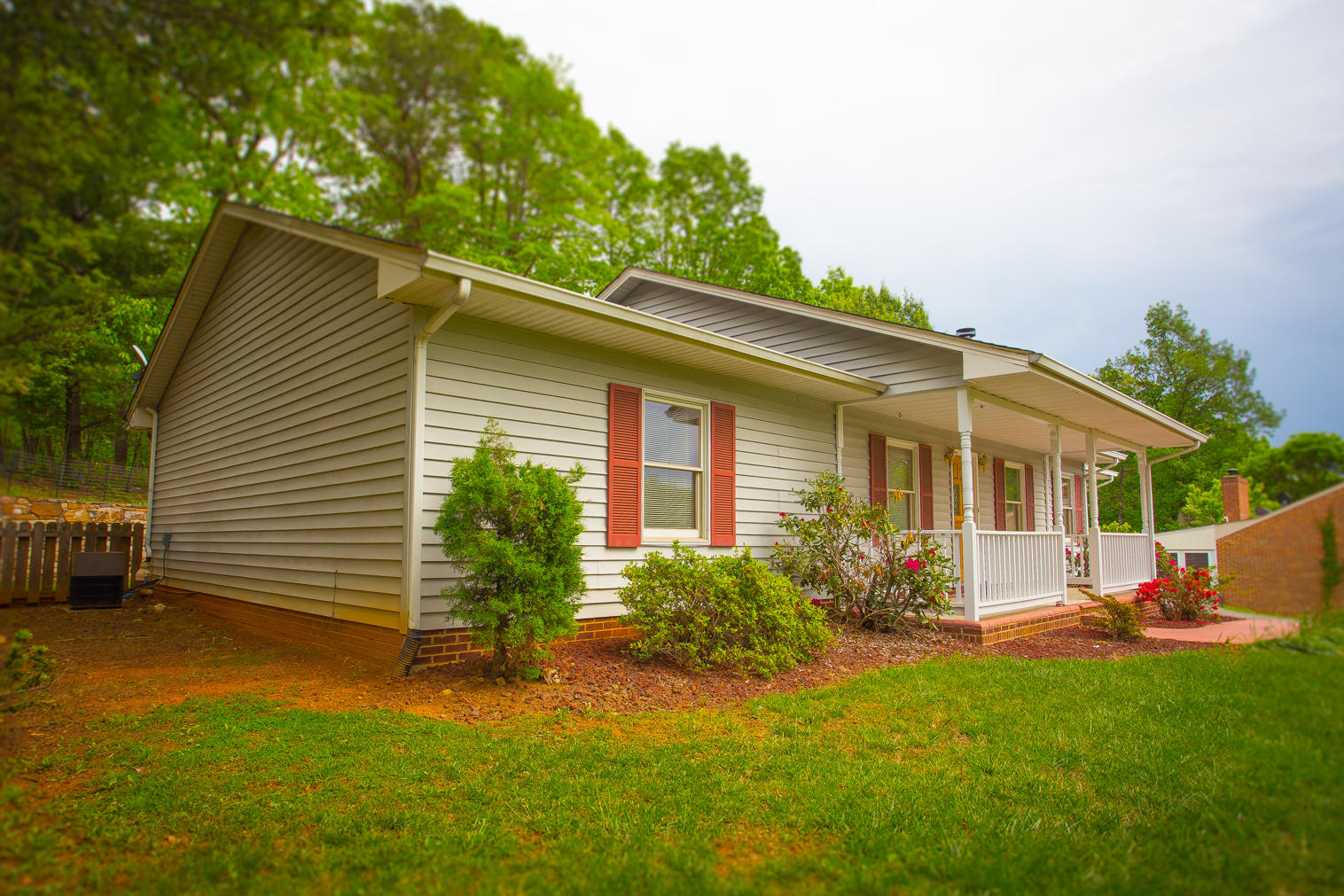 5212 Sundance Road Salem, VA 24153 - Photo 1 of 25 IMG_7404