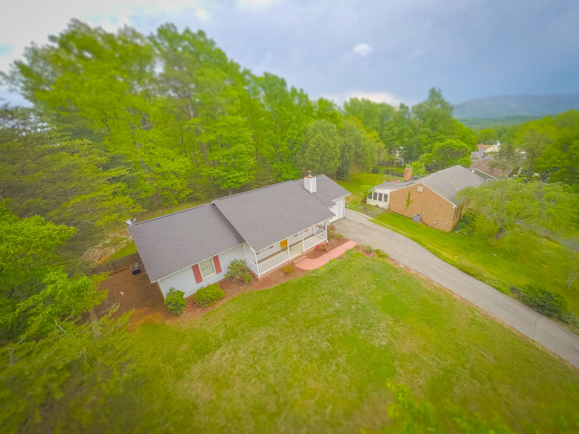 5212 Sundance Road Salem, VA 24153 - Photo 8 of 25 IMG_7405