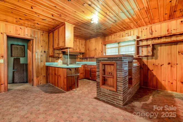 a view of a storage & utility room