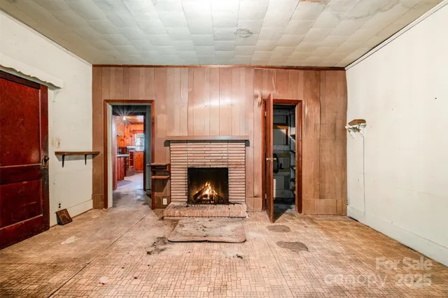 a view of a livingroom with a fireplace