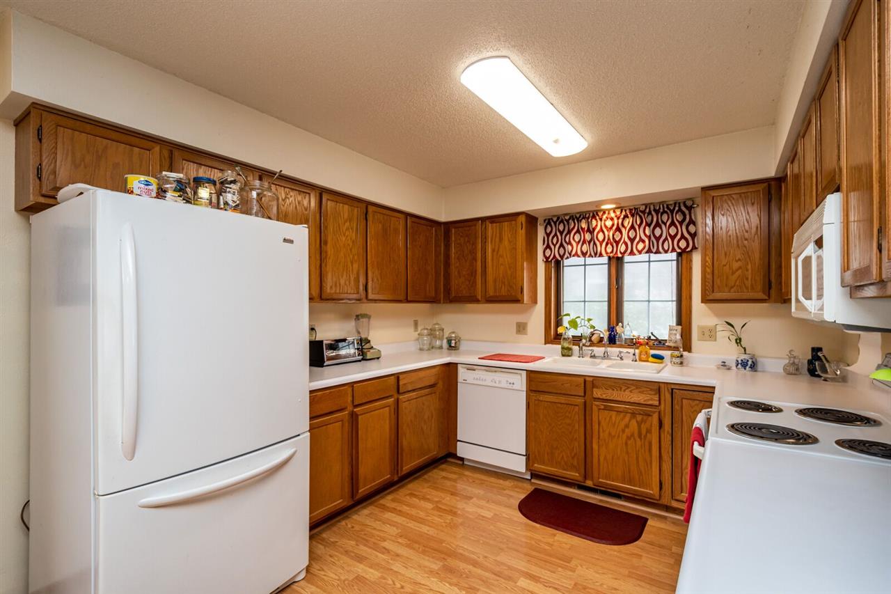 1923 Earl Road Iowa City, IA 52246 - Photo 8 of 19 Gallery Image 8