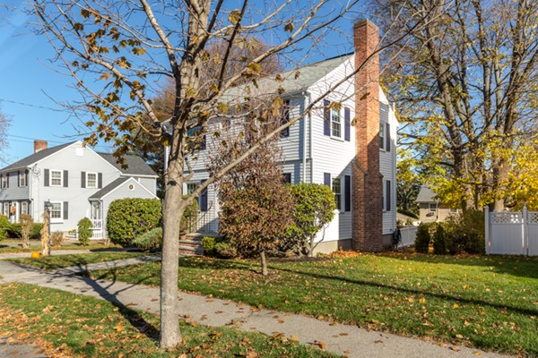 66 Fairbanks Road Milton, MA 02186 - Photo 3 of 30 Gallery Image 3