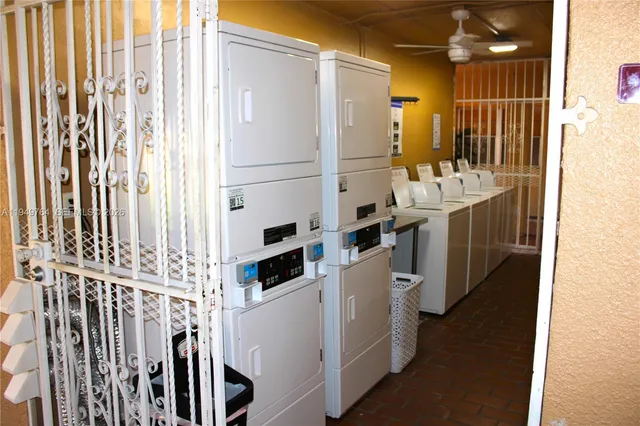 $189,999 | 1154 West 35th Street, Unit 221, Hialeah, FL 33012