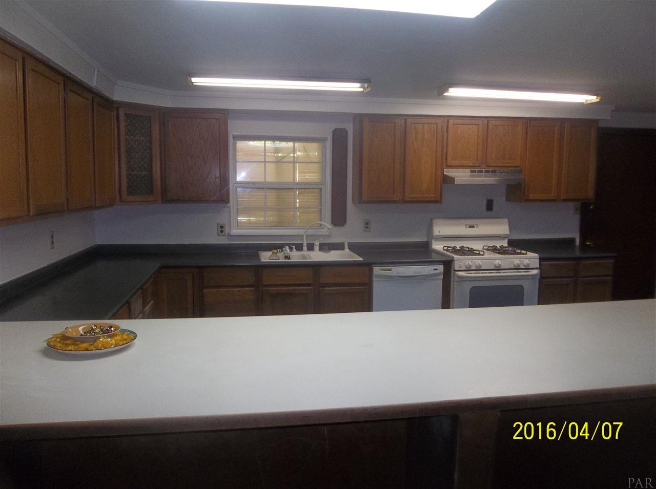 406 Greve Road Pensacola, FL 32507 - Photo 5 of 28