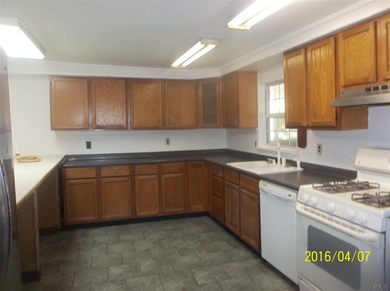 406 Greve Road Pensacola, FL 32507 - Photo 6 of 28
